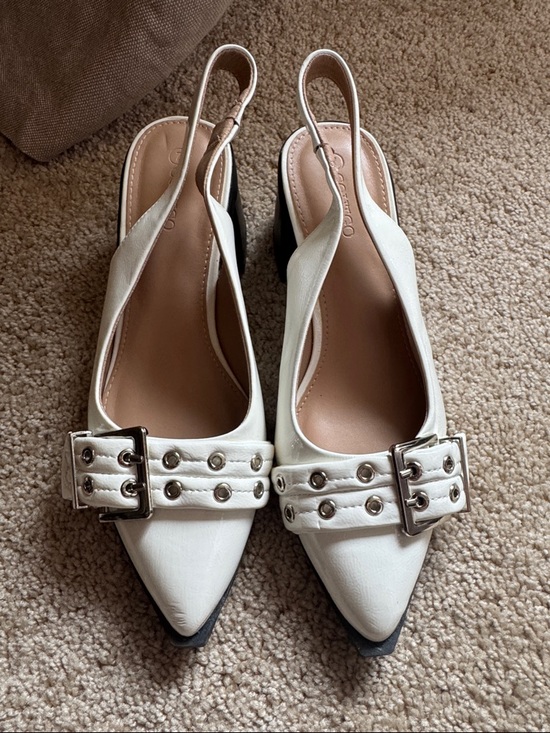 Coutgo Shoes - Pointed Slingback Mules with Buckle and Stud Detail - White